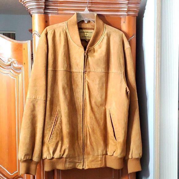 - BOSTO HARBOR OUTDOORWEAR, suede zipper jacket. Buttery soft carmel colo… - Picture 1 of 12